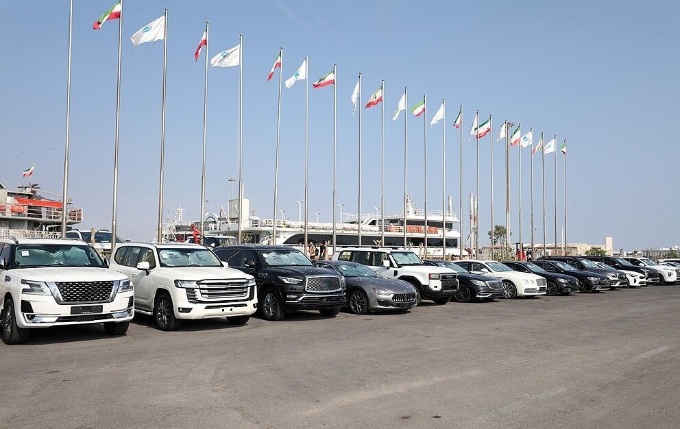 علت و جزئیات ممنوعیت خودرو لوکس در مناطق آزاد ایران